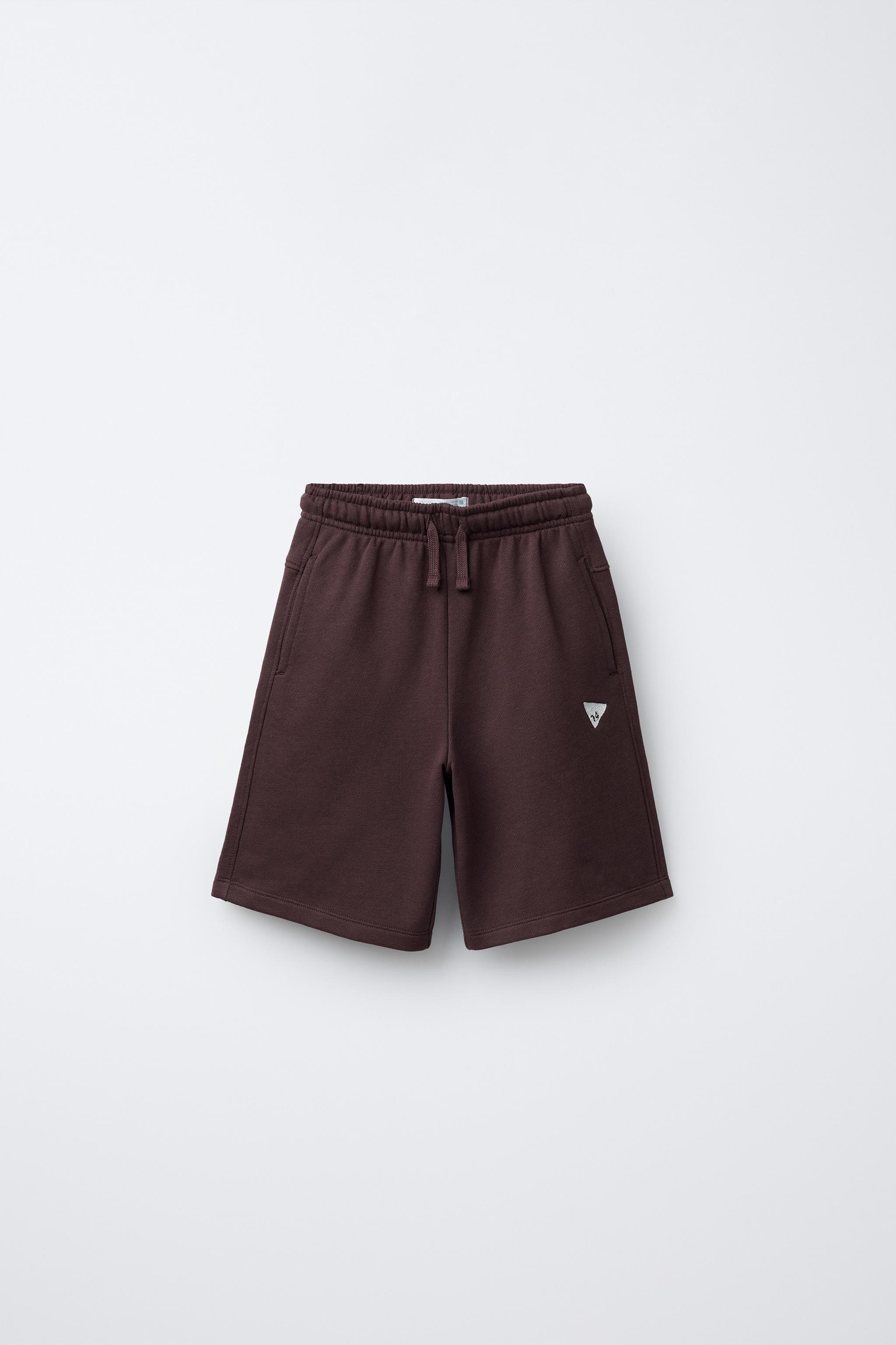 ENSEMBLE T-SHIRT ET SHORT À INSCRIPTION BRODÉE